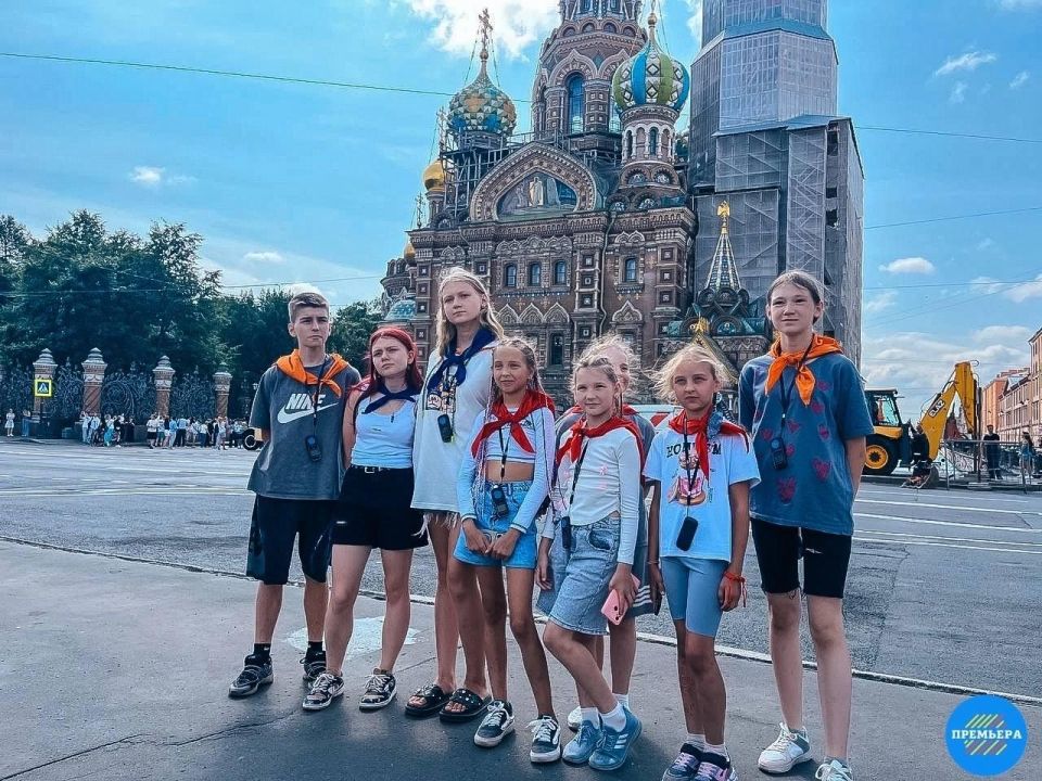 Дети из Енакиево побывали на экскурсии в рамках отдыха в лагере Ленобласти Дети из Енакиево побывали на экскурсии в рамках отдыха в лагере Ленобласти