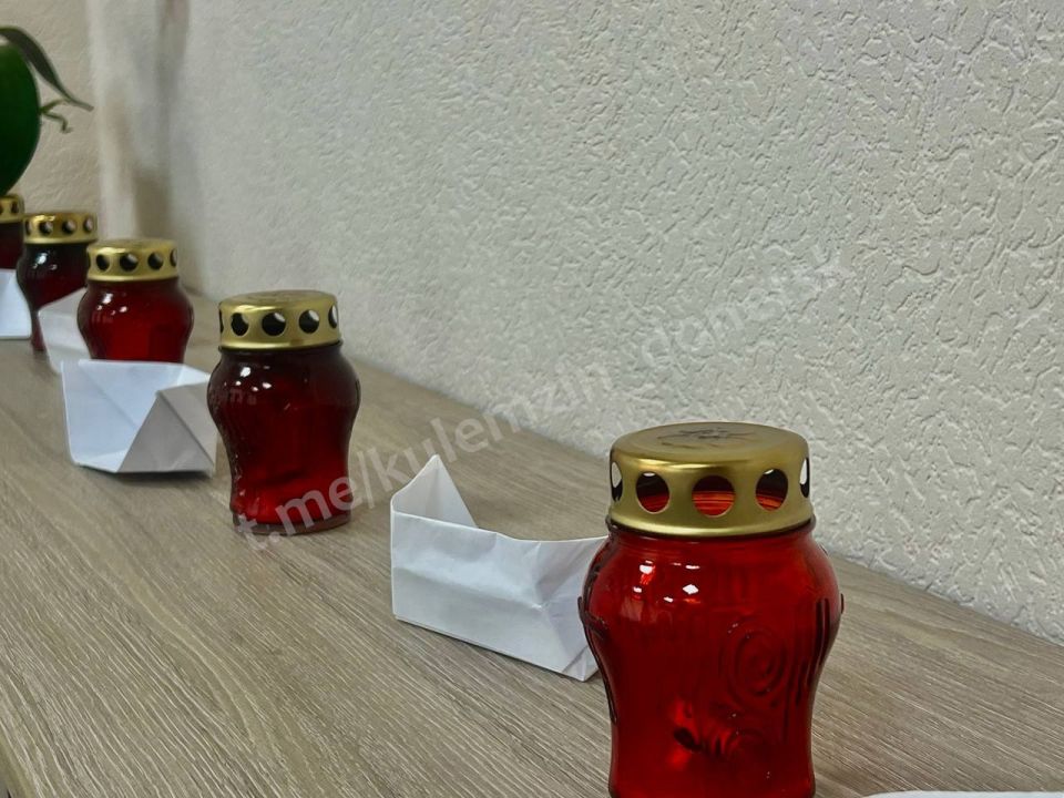 В Управе Ворошиловского внутригородского района состоялось мероприятие, посвященное Дню памяти детей - жертв войны в Донбассе В Управе Ворошиловского внутригородского района состоялось мероприятие, посвященное Дню памяти детей - жертв войны в Донбассе