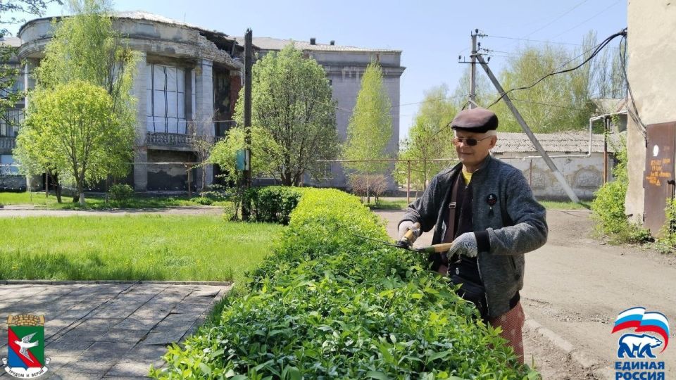 Роман Конев: В Никитовском районе Горловки продолжается масштабный партийный проект Единой России «Городская среда» Роман Конев: В Никитовском районе Горловки продолжается масштабный партийный проект Единой России «Городская среда»