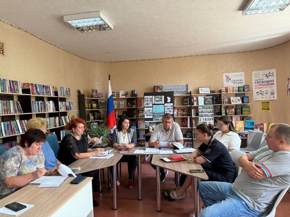 В Иловайске состоялось заседание комиссии по делам несовершеннолетних и защите их прав В Иловайске состоялось заседание комиссии по делам несовершеннолетних и защите их прав