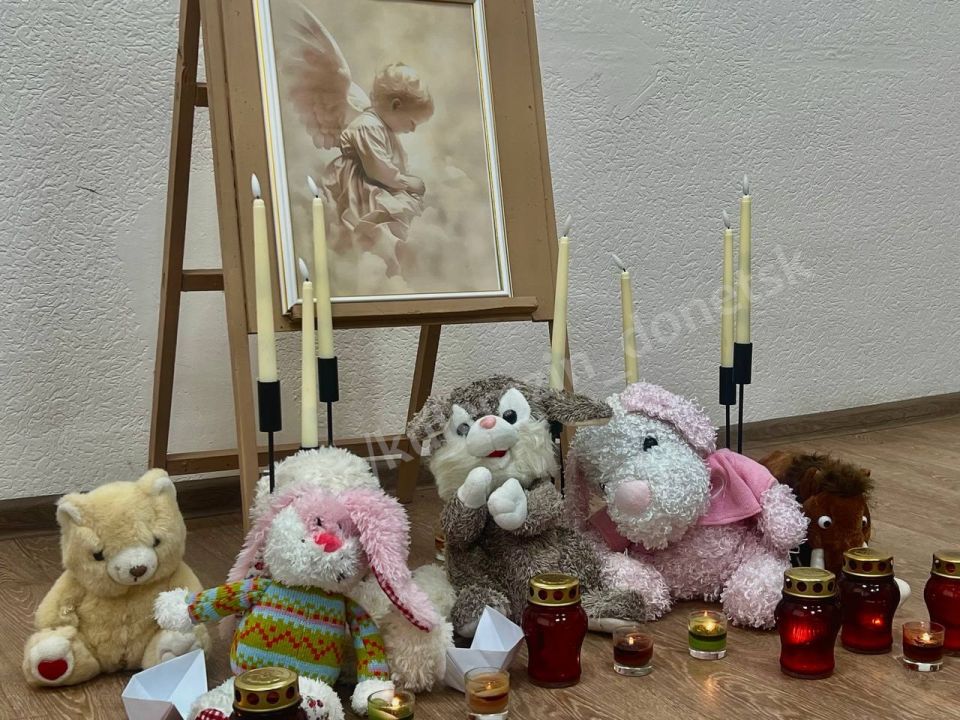 В Управе Ворошиловского внутригородского района состоялось мероприятие, посвященное Дню памяти детей - жертв войны в Донбассе В Управе Ворошиловского внутригородского района состоялось мероприятие, посвященное Дню памяти детей - жертв войны в Донбассе