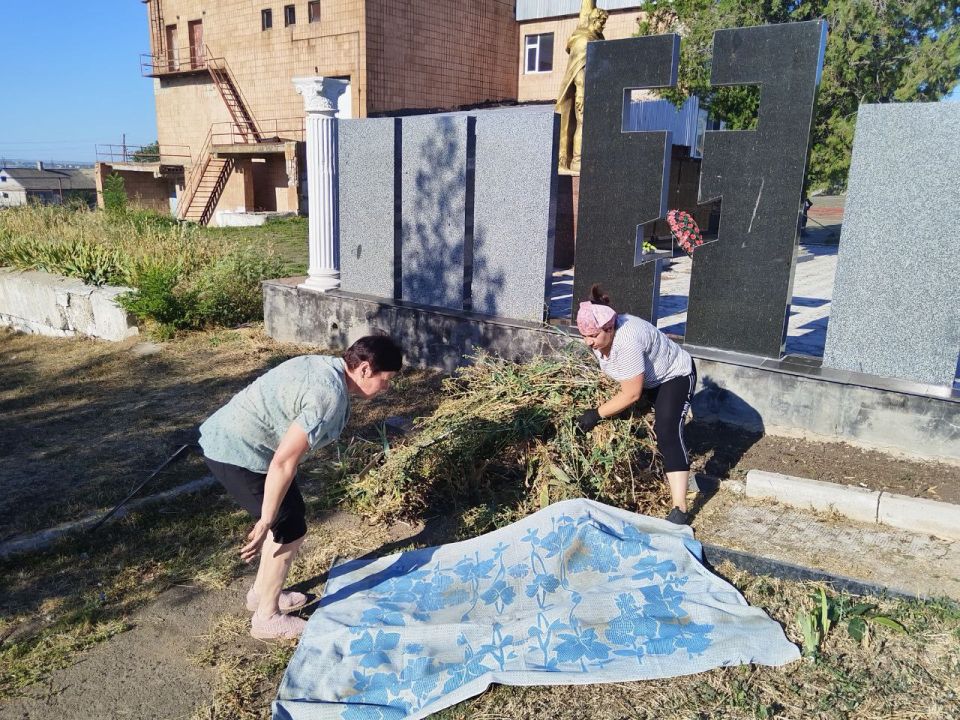 Наталья Великодная: Сегодня, по поручению Главы Республики Дениса Пушилина, на территории Тельмановского муниципального округа был организован субботник во всех населенных пунктах Наталья Великодная: Сегодня, по поручению Главы Республики Дениса Пушилина, на территории Тельмановского муниципального округа был организован субботник во всех населенных пунктах