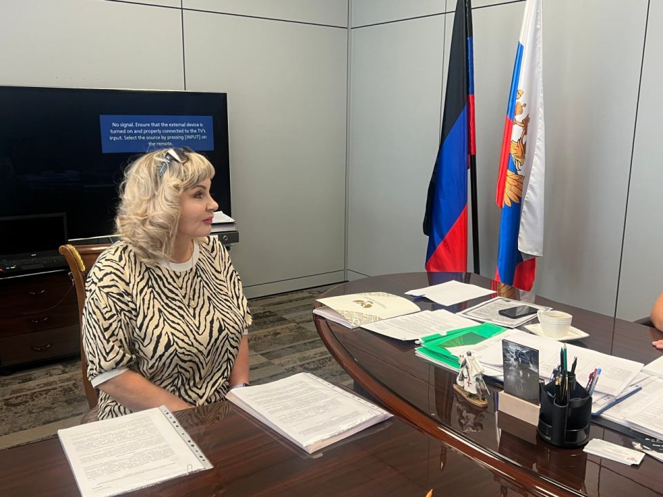 Александр Дудник: В ходе сегодняшнего приёма граждан, были озвучены вопросы, которые – вижу по другим каналам связи с населением – волнуют многих жителей республики Александр Дудник: В ходе сегодняшнего приёма граждан, были озвучены вопросы, которые – вижу по другим каналам связи с населением – волнуют многих жителей республики
