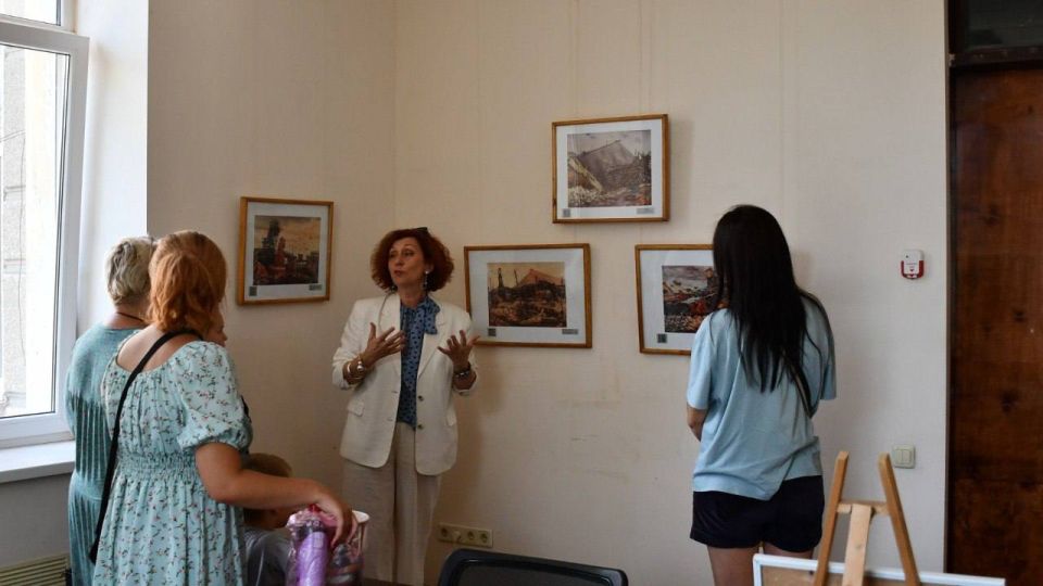 Патриотический кинопоказ для семей защитников Донбасса Патриотический кинопоказ для семей защитников Донбасса
