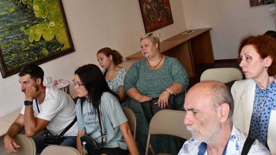 Патриотический кинопоказ для семей защитников Донбасса Патриотический кинопоказ для семей защитников Донбасса