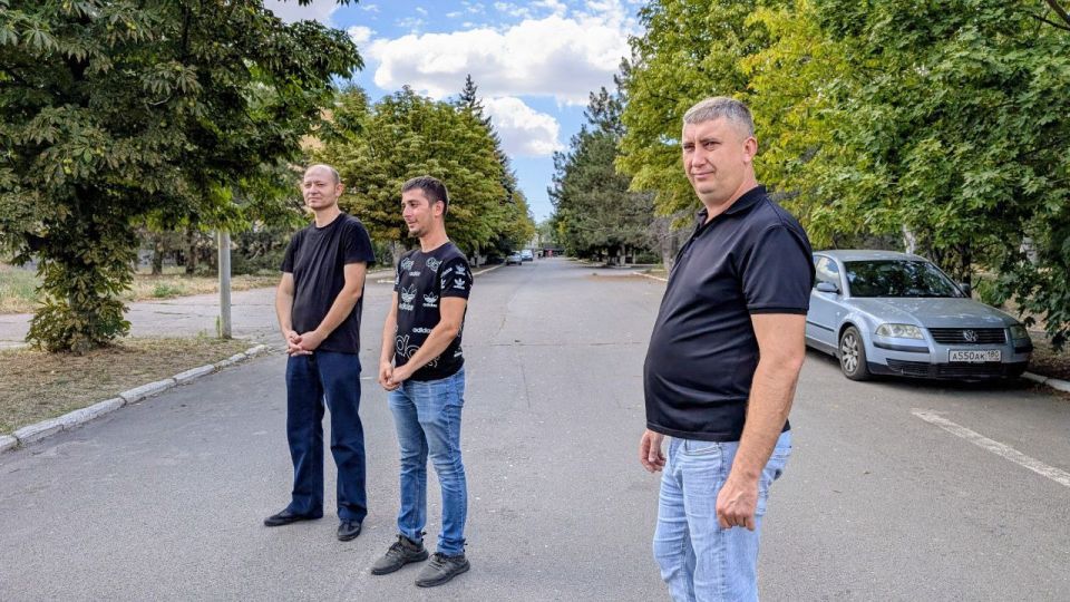 25 июля Управляющий делами администрации Старобешевского муниципального округа Евгения Биатова провела встречу с жителями посёлка Старобешево 25 июля Управляющий делами администрации Старобешевского муниципального округа Евгения Биатова провела встречу с жителями посёлка Старобешево