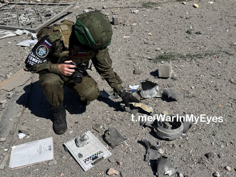 Последствия прилета 4 ракет РСЗО «HIMARS» в административно здание шахты им. А.Ф. Засядько в Киевском районе Донецка Последствия прилета 4 ракет РСЗО «HIMARS» в административно здание шахты им. А.Ф. Засядько в Киевском районе Донецка