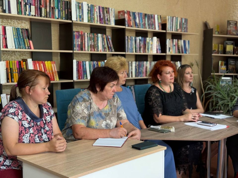 В Иловайске состоялось заседание комиссии по делам несовершеннолетних и защите их прав В Иловайске состоялось заседание комиссии по делам несовершеннолетних и защите их прав