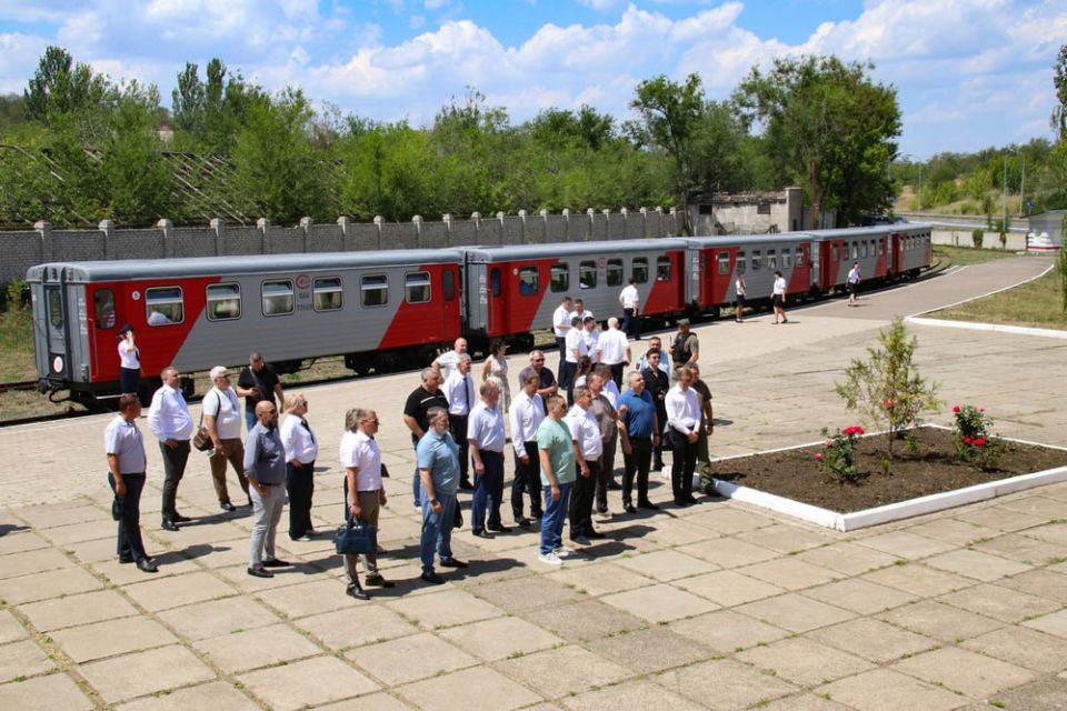 В ФГУП «Железные дороги Новороссии» 22 июля 2025 состоялась транспортно-логистическая конференция «Железнодорожный транспорт новых регионов: перспективы развития» В ФГУП «Железные дороги Новороссии» 22 июля 2025 состоялась транспортно-логистическая конференция «Железнодорожный транспорт новых регионов: перспективы развития»