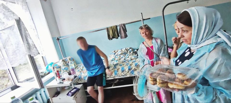 Визит союзниц из Тореза к военнослужащим в госпитале Визит союзниц из Тореза к военнослужащим в госпитале