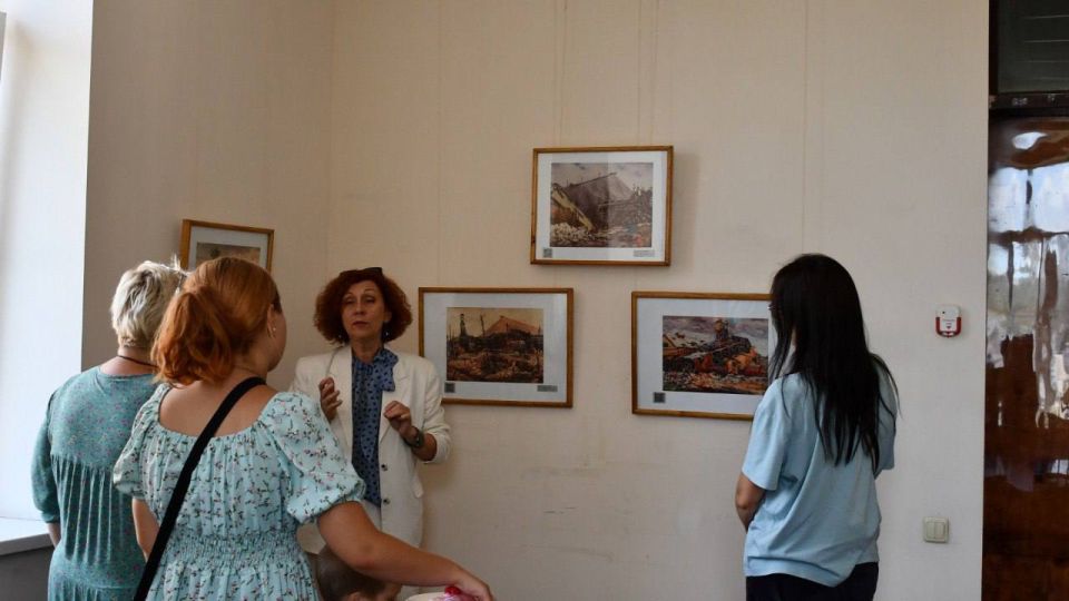 Патриотический кинопоказ для семей защитников Донбасса Патриотический кинопоказ для семей защитников Донбасса