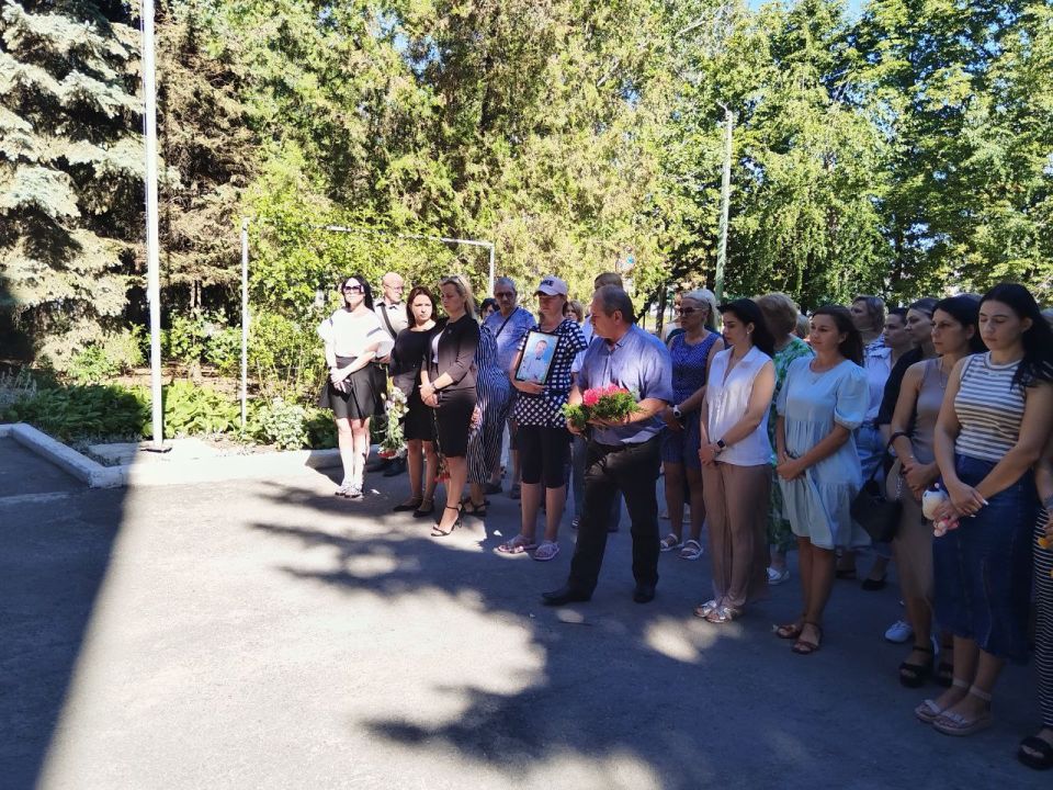 В Кировском почтили память детей-жертв войны на Донбассе В Кировском почтили память детей-жертв войны на Донбассе