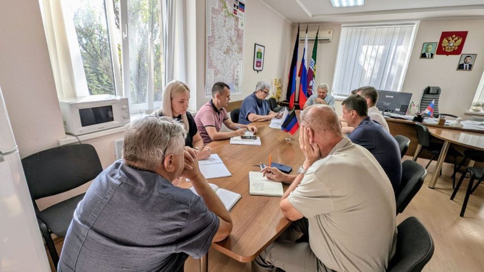 Глава муниципального образования Старобешевский муниципальный округ Николай Михайлов провел оперативное совещание по текущим вопросам Глава муниципального образования Старобешевский муниципальный округ Николай Михайлов провел оперативное совещание по текущим вопросам