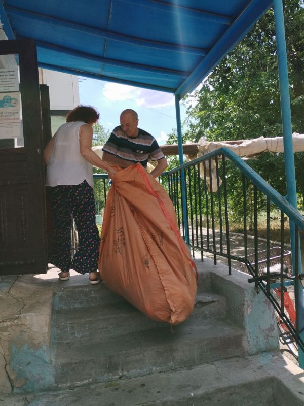 В рамках социально значимого проекта «Ты не одна», реализуемого Союзом женщин ДНР при поддержке Фонда президентских грантов, Союза женщин России и партийного проекта «Женское движение Единой России», Совет женщин города... В рамках социально значимого проекта «Ты не одна», реализуемого Союзом женщин ДНР при поддержке Фонда президентских грантов, Союза женщин России и партийного проекта «Женское движение Единой России», Совет женщин города...
