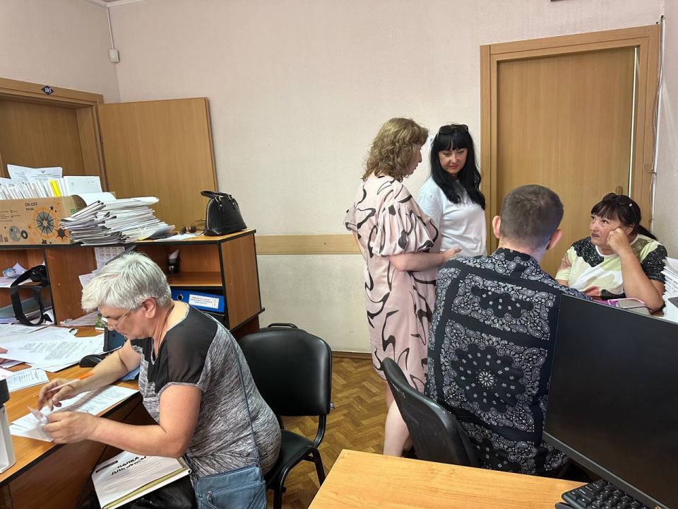 С какими вопросами обратились жители Марьинки и Красногоровки на встрече с представителем Минтруда ДНР С какими вопросами обратились жители Марьинки и Красногоровки на встрече с представителем Минтруда ДНР