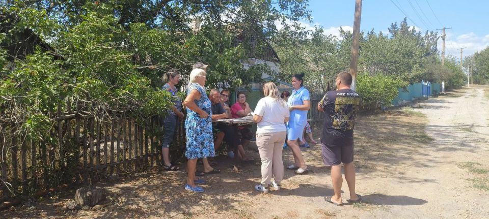 24 июля депутат Тельмановского муниципального совета Вагнер Мария Васильевна провела встречу с жителями села Обильное 24 июля депутат Тельмановского муниципального совета Вагнер Мария Васильевна провела встречу с жителями села Обильное