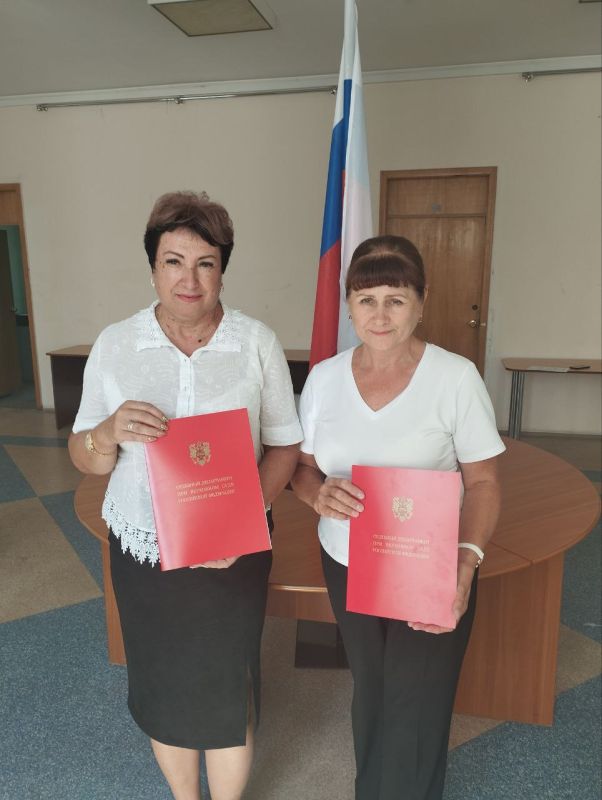 Состоялось награждение работников Управления Судебного департамента в ДНР и аппаратов районных, городских и межрайонных судов ДНР (продолжение) Состоялось награждение работников Управления Судебного департамента в ДНР и аппаратов районных, городских и межрайонных судов ДНР (продолжение)