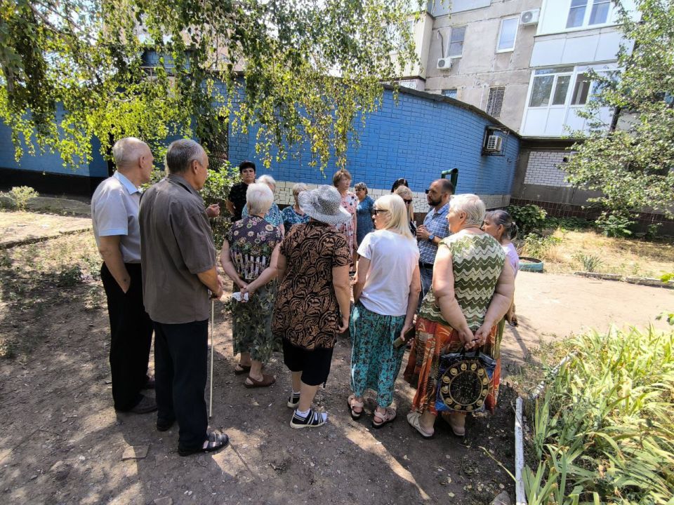 По поручению Главы ДНР Дениса Пушилина 25.07.2025 по адресу: г. Донецк, пр. Ленинский, д. 106 состоялась встреча первого заместителя руководителя Управы Ленинского внутригородского района администрации городского округа... По поручению Главы ДНР Дениса Пушилина 25.07.2025 по адресу: г. Донецк, пр. Ленинский, д. 106 состоялась встреча первого заместителя руководителя Управы Ленинского внутригородского района администрации городского округа...