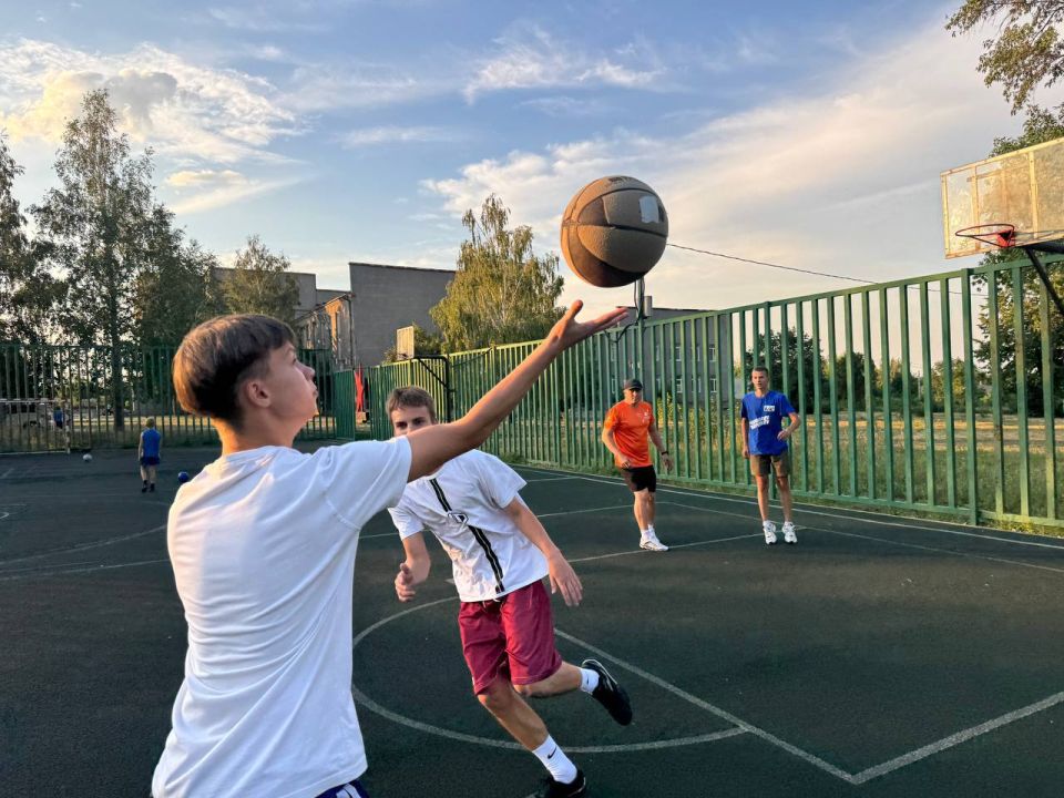 Спорт - наша жизнь!. В городском округе Иловайск продолжается серия спортивных мероприятия для поднятия духа, укрепления здоровья нашей активной молодежи Спорт - наша жизнь!. В городском округе Иловайск продолжается серия спортивных мероприятия для поднятия духа, укрепления здоровья нашей активной молодежи
