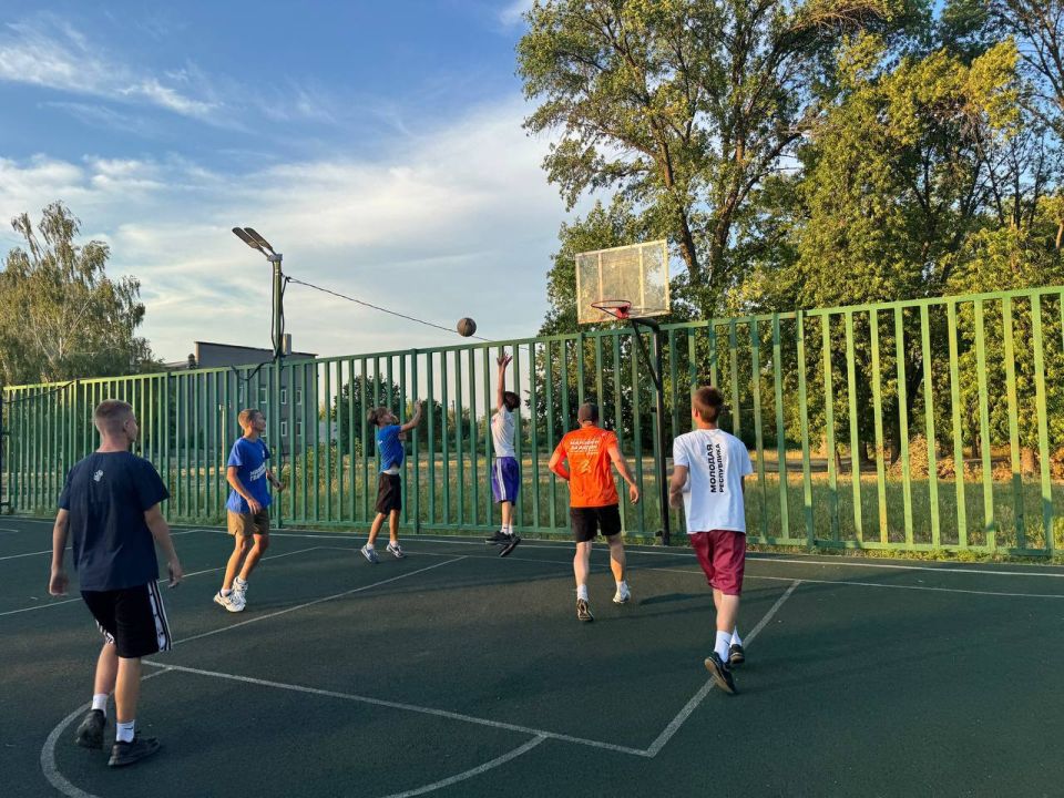 Спорт - наша жизнь!. В городском округе Иловайск продолжается серия спортивных мероприятия для поднятия духа, укрепления здоровья нашей активной молодежи Спорт - наша жизнь!. В городском округе Иловайск продолжается серия спортивных мероприятия для поднятия духа, укрепления здоровья нашей активной молодежи