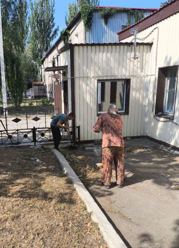 В Центрально-Городском районе тоже субботничают с пользой! В Центрально-Городском районе тоже субботничают с пользой!