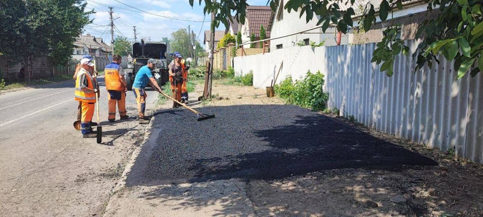 По поручению Главы ДНР Дениса Владимировича Пушилина МУП АГОД ДНР «ДРСУ» завершило монтаж остановочного павильона по улице Одесской («проспект Гонимова») в направлении улицы Пухова, и выполнено подготовку остановочной... По поручению Главы ДНР Дениса Владимировича Пушилина МУП АГОД ДНР «ДРСУ» завершило монтаж остановочного павильона по улице Одесской («проспект Гонимова») в направлении улицы Пухова, и выполнено подготовку остановочной...