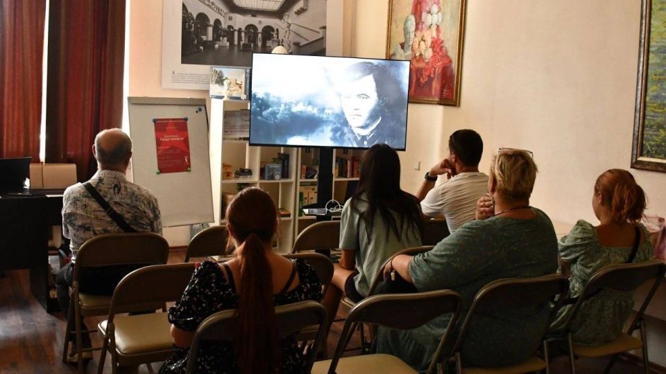 // Подопечные КСВО ДНР посетили кинопоказ в музее, посвященный 80-летию Победы в ВОВ // Подопечные КСВО ДНР посетили кинопоказ в музее, посвященный 80-летию Победы в ВОВ