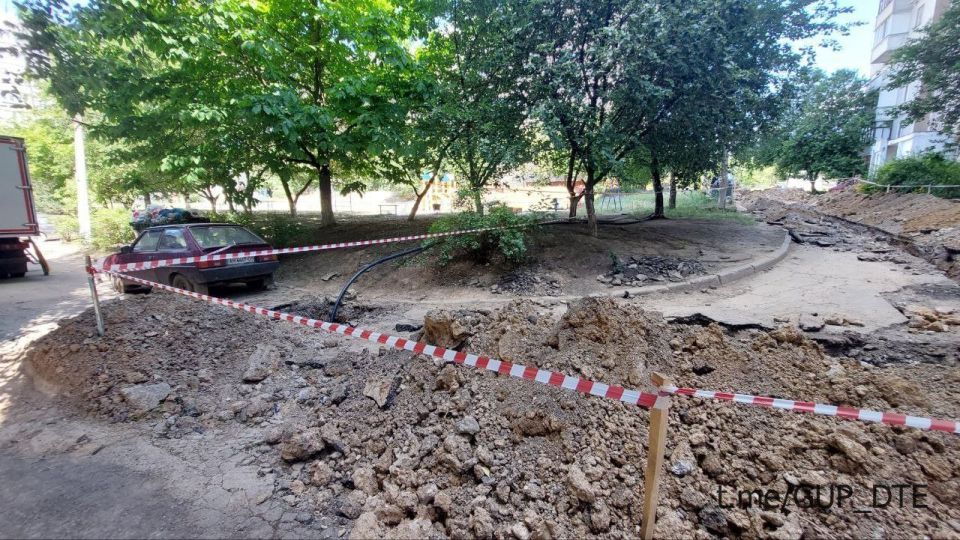 СПЕЦИАЛИСТЫ «ДОНБАССТЕПЛОЭНЕРГО» ВЫПОЛНЯЮТ ЗАМЕНУ СЕТЕЙ ВОДОСНАБЖЕНИЯ СПЕЦИАЛИСТЫ «ДОНБАССТЕПЛОЭНЕРГО» ВЫПОЛНЯЮТ ЗАМЕНУ СЕТЕЙ ВОДОСНАБЖЕНИЯ