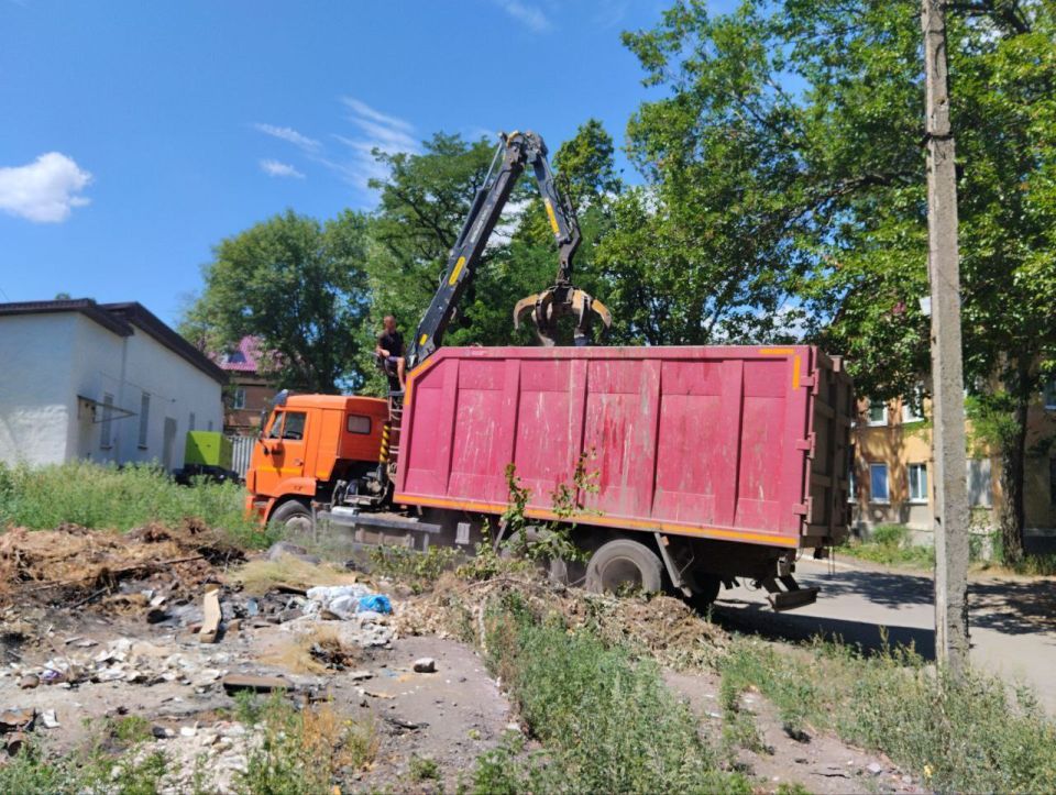 Выполнены работы по вывозу крупногабаритных накоплений мусора на контейнерных площадках по адресам: ул. Кирова, д.124, д.130; ул. Папанина, д.75; ул. Чудская, д.4, д.11; ул. Дунайская, д 16; ул. Димитрова, д.17; ул.... Выполнены работы по вывозу крупногабаритных накоплений мусора на контейнерных площадках по адресам: ул. Кирова, д.124, д.130; ул. Папанина, д.75; ул. Чудская, д.4, д.11; ул. Дунайская, д 16; ул. Димитрова, д.17; ул....