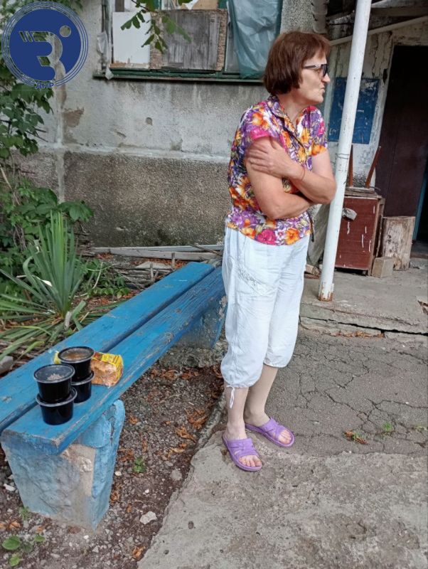 Продолжаем помогать!. Сегодня вновь оперативная группа "Здоровое отечество" ДНР поехали в город Красногоровка! Мирным жителям были доставлены готовые продукты питания! Руководитель регионального отделения "Здоровое... Продолжаем помогать!. Сегодня вновь оперативная группа "Здоровое отечество" ДНР поехали в город Красногоровка! Мирным жителям были доставлены готовые продукты питания! Руководитель регионального отделения "Здоровое...
