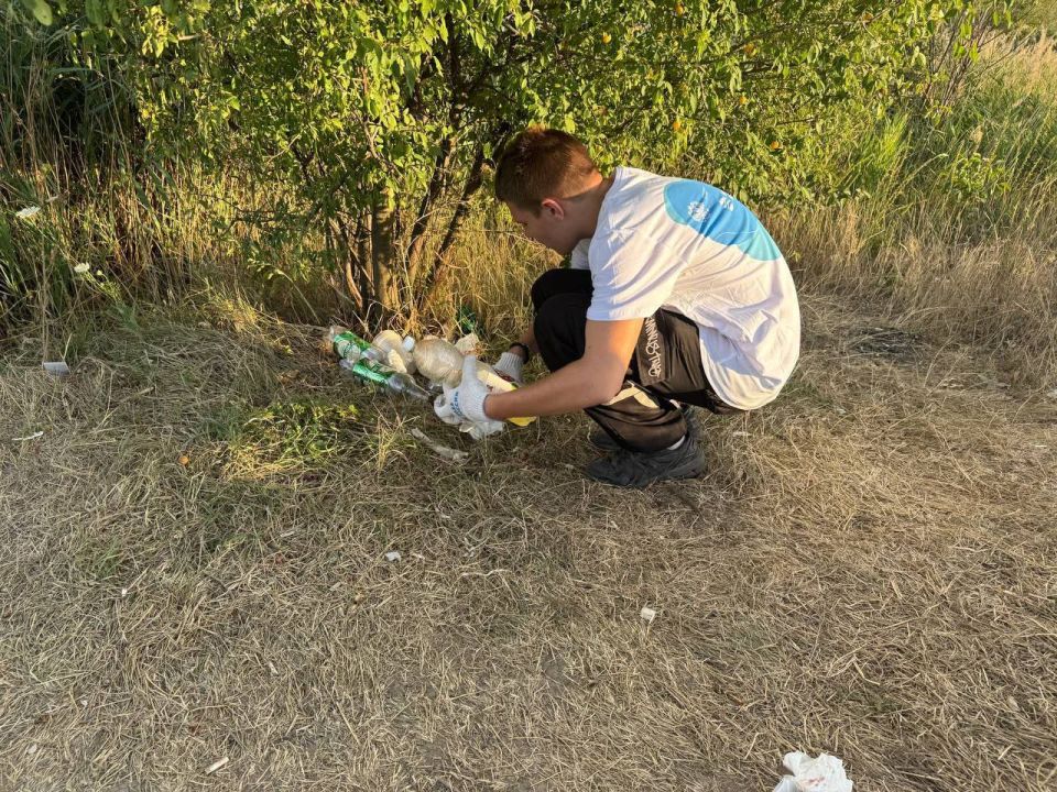 «Вода России». 26 июля городской округ Иловайск совместными усилиями принял участие во Всероссийской акции «Вода России» по очистке от мусора берегов водных объектов округа «Вода России». 26 июля городской округ Иловайск совместными усилиями принял участие во Всероссийской акции «Вода России» по очистке от мусора берегов водных объектов округа