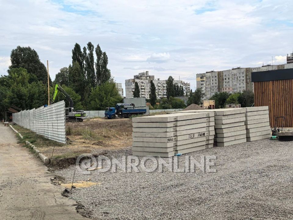 В Буденновском районе Донецка приступили к строительству жилого комплекса В Буденновском районе Донецка приступили к строительству жилого комплекса