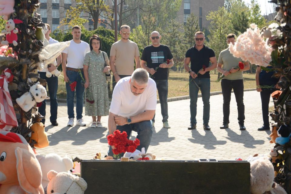 Алексей Дорофеев: Есть дни, когда слова застревают в горле, а на сердце ложится тяжёлый камень Алексей Дорофеев: Есть дни, когда слова застревают в горле, а на сердце ложится тяжёлый камень