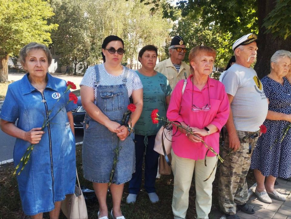 В этот день по всей Республике проходят памятные встречи и мероприятия, призванные почтить память детей — жертв войны в Донбассе В этот день по всей Республике проходят памятные встречи и мероприятия, призванные почтить память детей — жертв войны в Донбассе