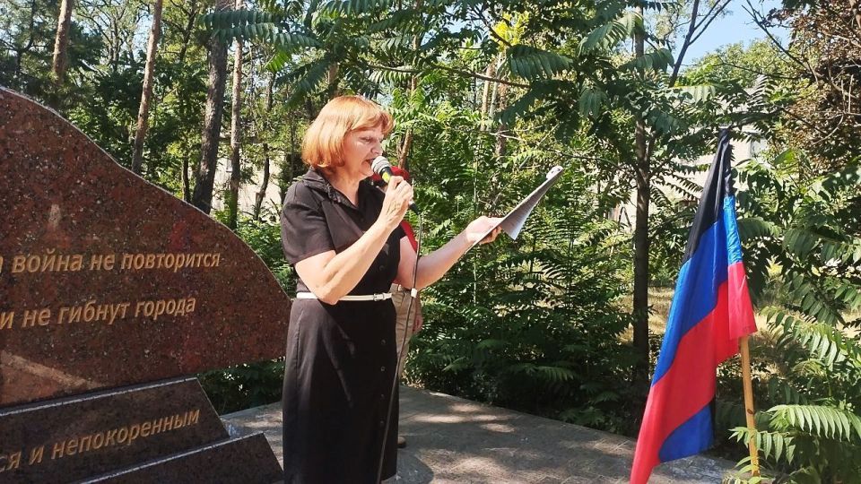 Ждановцы почтили память детей - жертв войны в Донбассе Ждановцы почтили память детей - жертв войны в Донбассе
