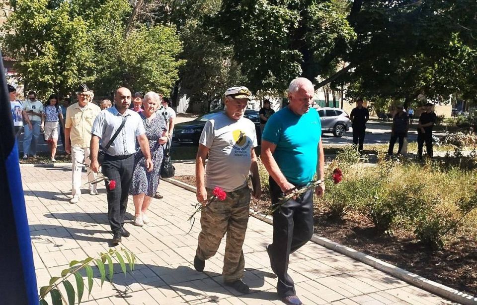 В этот день по всей Республике проходят памятные встречи и мероприятия, призванные почтить память детей — жертв войны в Донбассе В этот день по всей Республике проходят памятные встречи и мероприятия, призванные почтить память детей — жертв войны в Донбассе