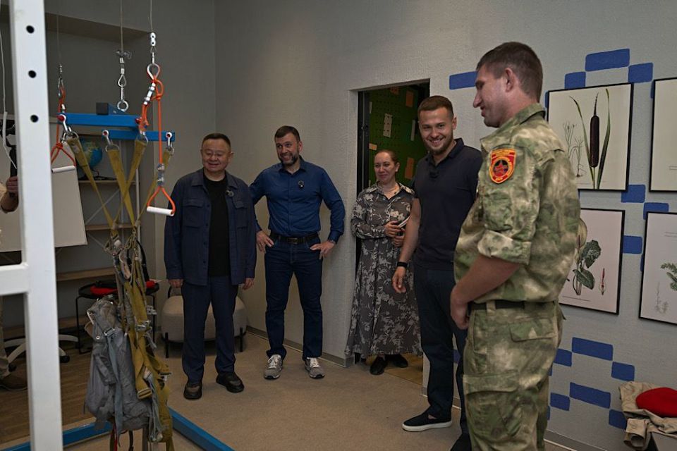 Кирилл Макаров: Министр строительства Ирек Файзуллин оценил молодежный центр в Волновахе как пример для всей страны Кирилл Макаров: Министр строительства Ирек Файзуллин оценил молодежный центр в Волновахе как пример для всей страны