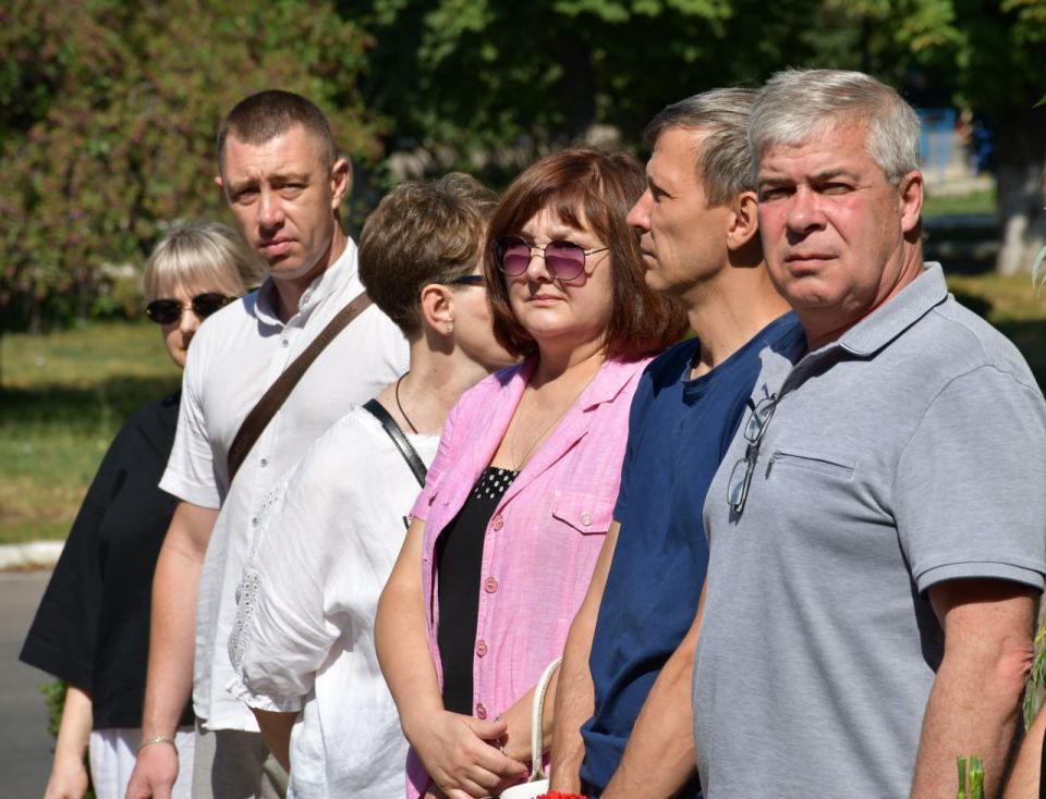 27 июля во всех городах Донецкой Народной Республики проводятся тематические акции, посвященные Дню памяти детей — жертв войны в Донбассе 27 июля во всех городах Донецкой Народной Республики проводятся тематические акции, посвященные Дню памяти детей — жертв войны в Донбассе