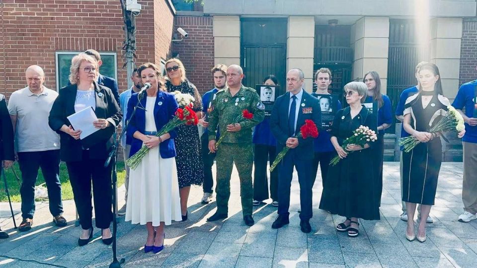 Анна Кузнецова: На площади ДНР в Москве прошла акция в память о погибших от рук ВСУ детях Анна Кузнецова: На площади ДНР в Москве прошла акция в память о погибших от рук ВСУ детях