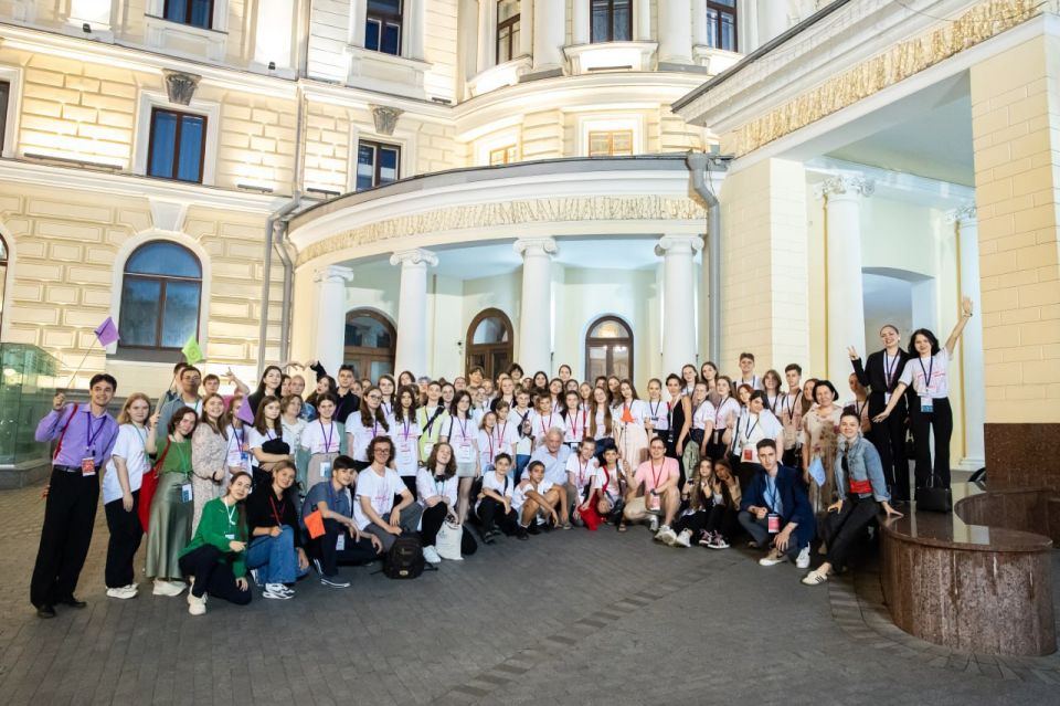 «Донбасский экспресс» завершил четвертый сезон в Москве «Донбасский экспресс» завершил четвертый сезон в Москве