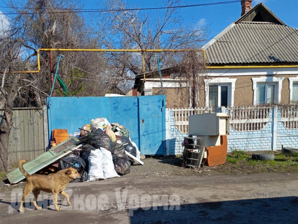 Навести порядок должны до 4 августа: Кировский район Донецка утопает в бытовом мусоре Навести порядок должны до 4 августа: Кировский район Донецка утопает в бытовом мусоре