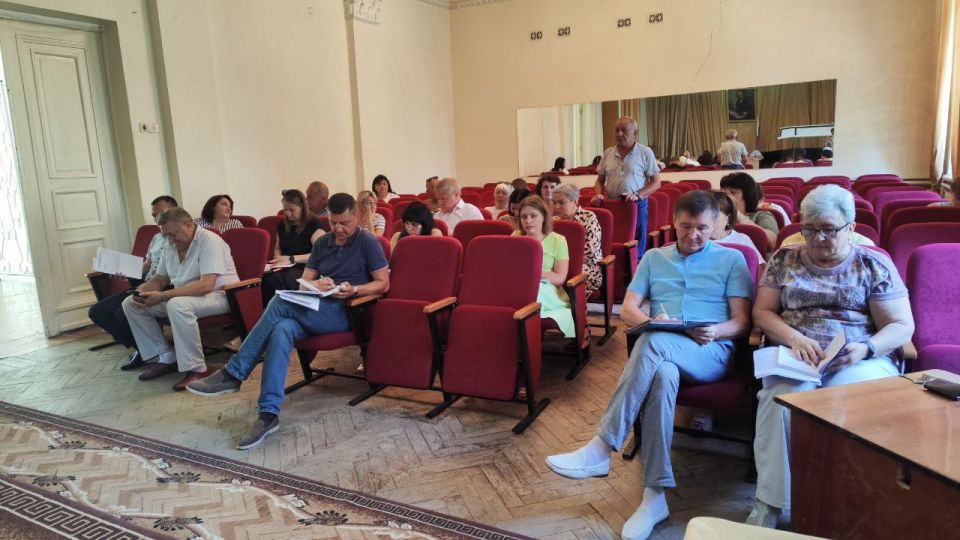 28 июля в Администрации Старобешевского муниципального округа прошло аппаратное совещание с руководителями структурных и территориальных подразделений Администрации Старобешевского муниципального округа, учреждений... 28 июля в Администрации Старобешевского муниципального округа прошло аппаратное совещание с руководителями структурных и территориальных подразделений Администрации Старобешевского муниципального округа, учреждений...