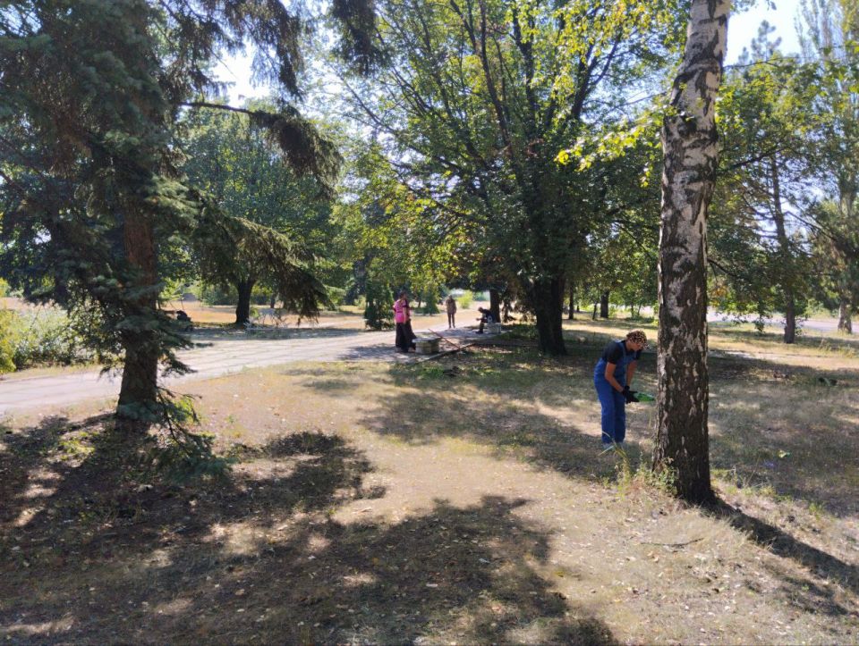 В Кировском внутригородском районе продолжаются работы по санитарному содержанию территории В Кировском внутригородском районе продолжаются работы по санитарному содержанию территории