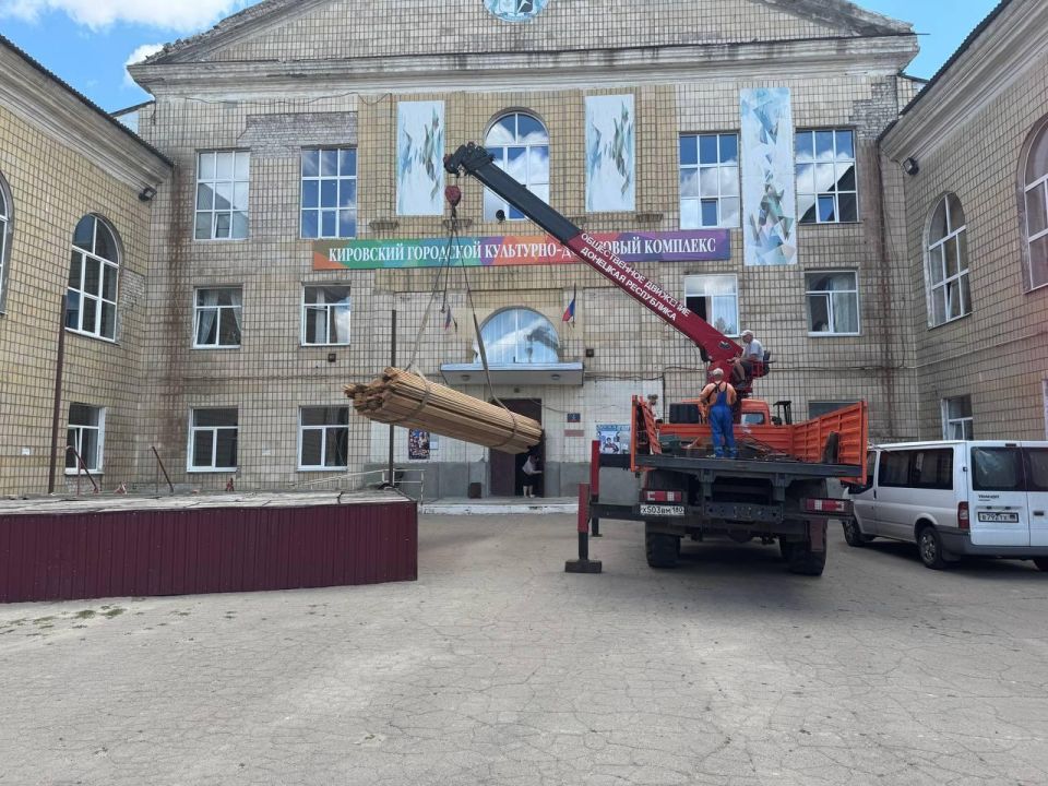 Благодаря Владимирской области в Кировском завершены подготовительные работы для установки концертной площадки Благодаря Владимирской области в Кировском завершены подготовительные работы для установки концертной площадки