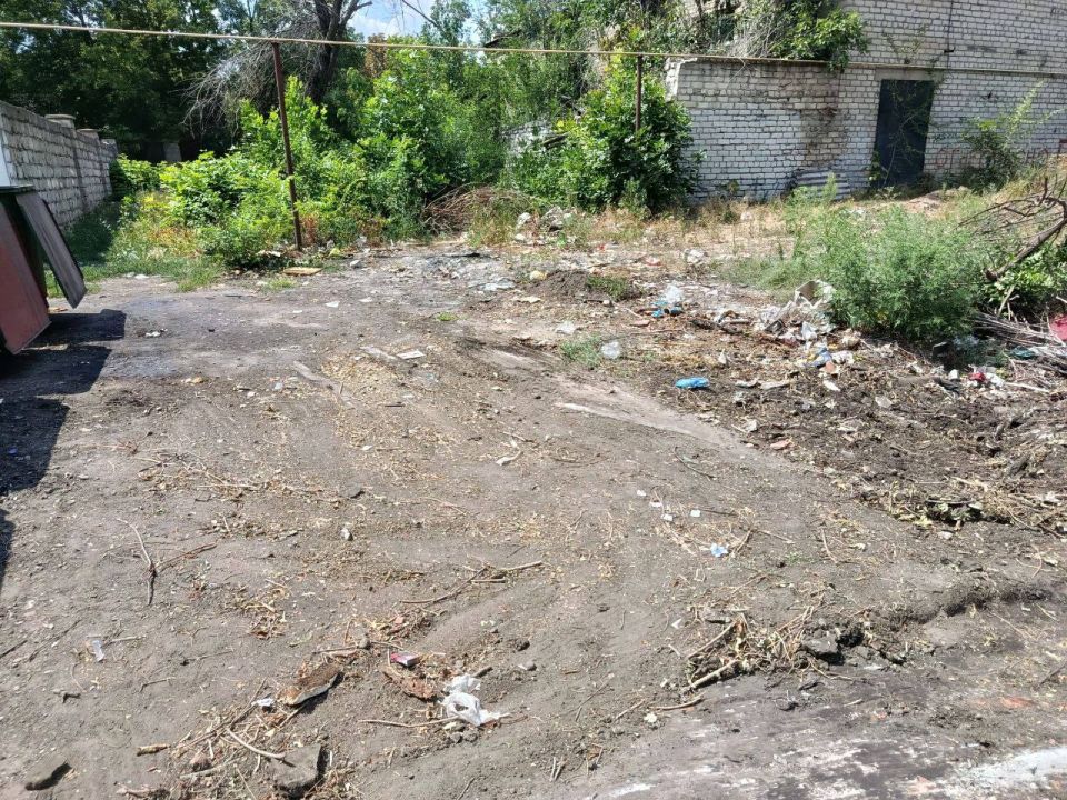 Денис Зубов: В городском округе Иловайск ГУП ДНР "Донснабкомплект" произвел работы по уборке несанкционированной стихийной свалки по адресу: пер Денис Зубов: В городском округе Иловайск ГУП ДНР "Донснабкомплект" произвел работы по уборке несанкционированной стихийной свалки по адресу: пер