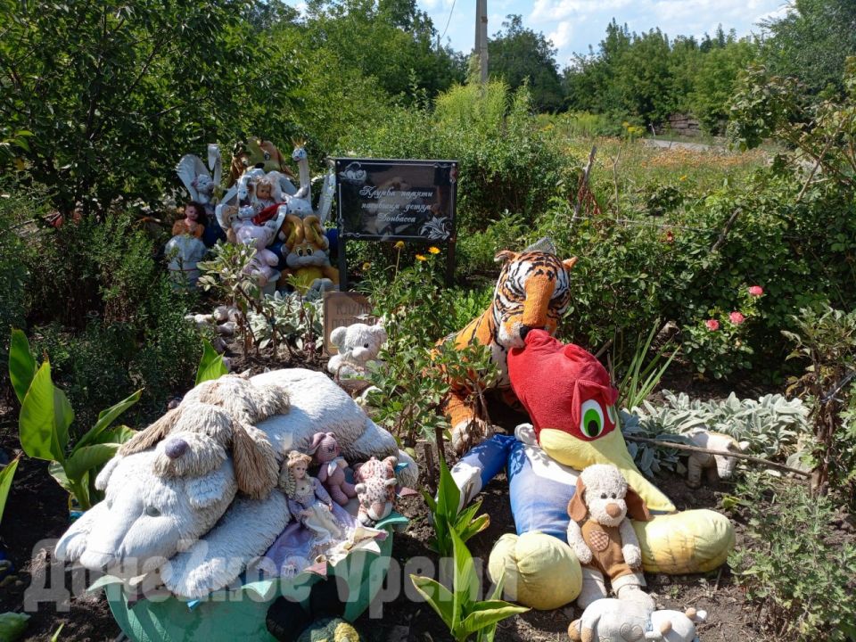 “Здесь все заросло. Сделаем, чтобы все было красиво”: народную Аллею Ангелов обещают привести в порядок “Здесь все заросло. Сделаем, чтобы все было красиво”: народную Аллею Ангелов обещают привести в порядок