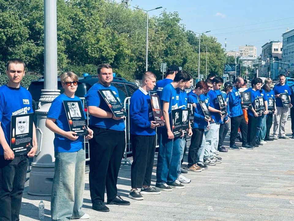 Анна Кузнецова: На площади ДНР в Москве прошла акция в память о погибших от рук ВСУ детях Анна Кузнецова: На площади ДНР в Москве прошла акция в память о погибших от рук ВСУ детях