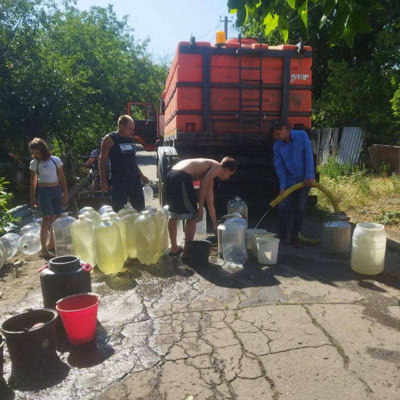 В Кировском организован подвоз воды В Кировском организован подвоз воды