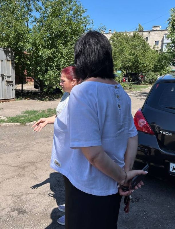 Во исполнение поручения Главы Донецкой Народной Республики Дениса Владимировича Пушилина о постоянном диалоге с населением, сегодня, заместитель главы администрации городского округа Дебальцево Оксана Козлова провела встречу... Во исполнение поручения Главы Донецкой Народной Республики Дениса Владимировича Пушилина о постоянном диалоге с населением, сегодня, заместитель главы администрации городского округа Дебальцево Оксана Козлова провела встречу...