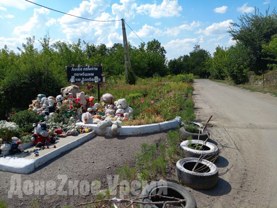 “Здесь все заросло. Сделаем, чтобы все было красиво”: народную Аллею Ангелов обещают привести в порядок “Здесь все заросло. Сделаем, чтобы все было красиво”: народную Аллею Ангелов обещают привести в порядок